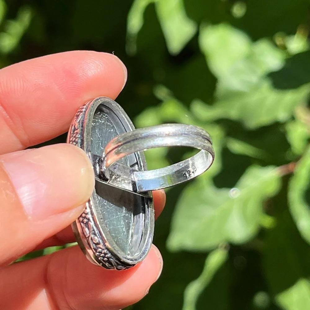 Size 8 925 silver‎ plated green flash labradorite ring